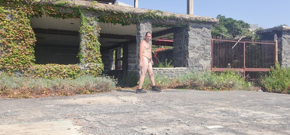 Mirko2589: Nude Boy Near the Sea