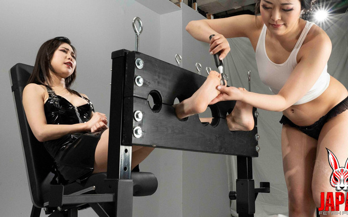 Japan Fetish Fusion: Maya Mineo with Her Feet in Stocks While Suzuka Kawai...