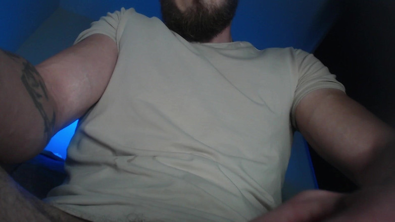 Hunky time: Alpha Cumshot a Let you Lízat jeho ptáka