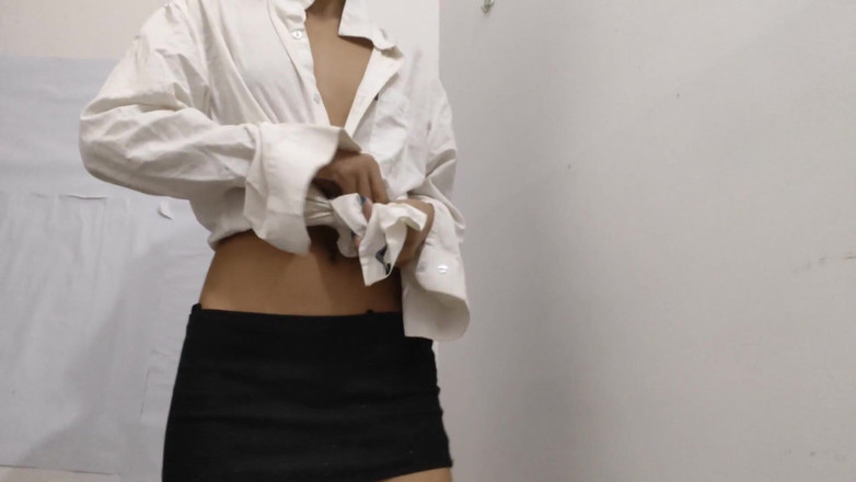 desigirl93: Desi indisches mädchen zeigt große möpse mit dirtytalk in hindi