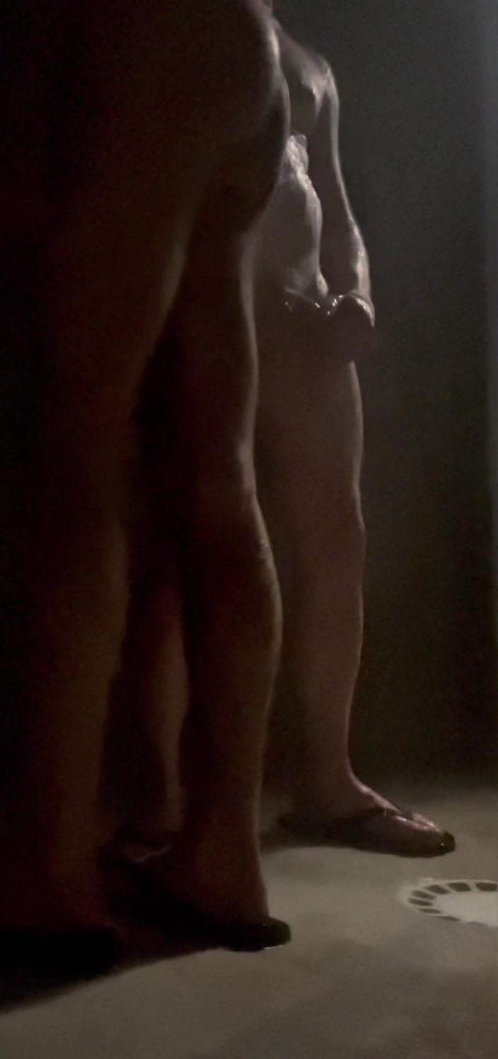 AmateurBoysPissing: Caught a Twink's Nice Ass and and a Guy Pissing...