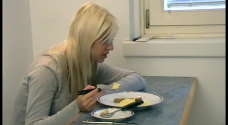 Femdom Austria: Teen needs a tasty dinner and her kitchen to shine