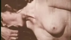 妻は彼女の最初の大きな黒コックによって愚かに犯される