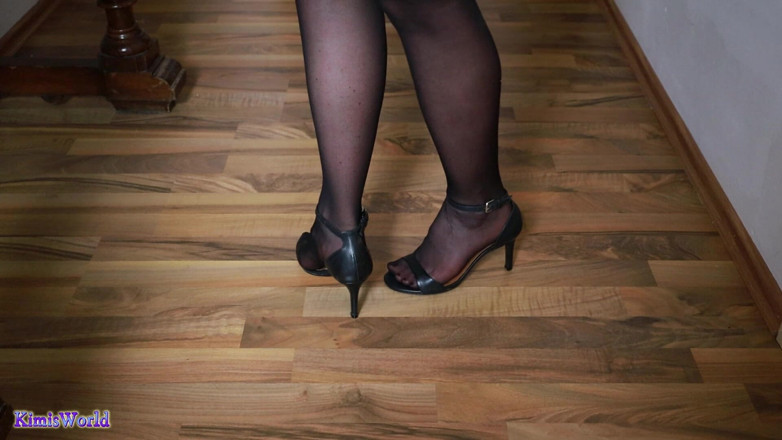 KimisWorld: Talon haut, clics sur le sol en bois - marche lent,...