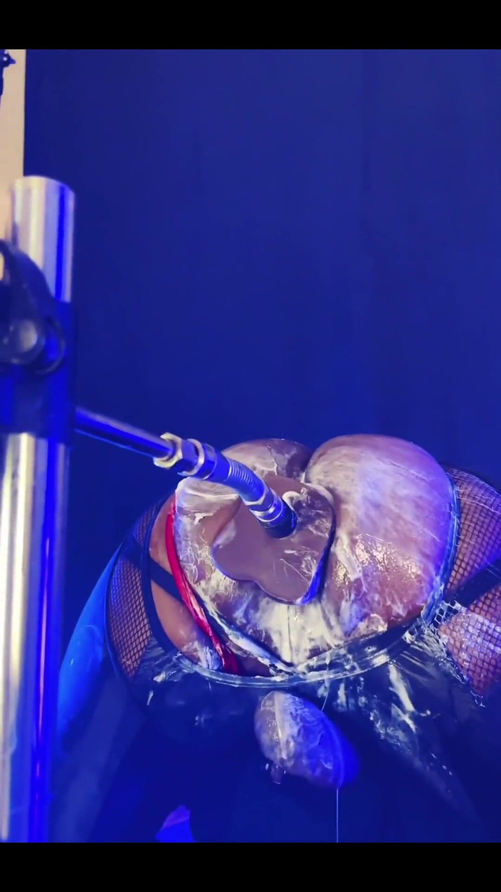 DipsoDeep: 질싸 코스프레 엉덩이 파기