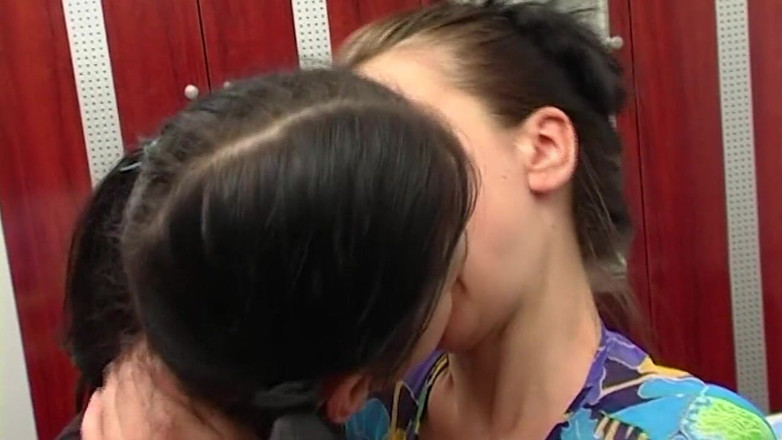 SapphoFilms - By Nikoletta Garian - Real Lesbian: Стрункі кралі-лесбіянки показують, як це робиться