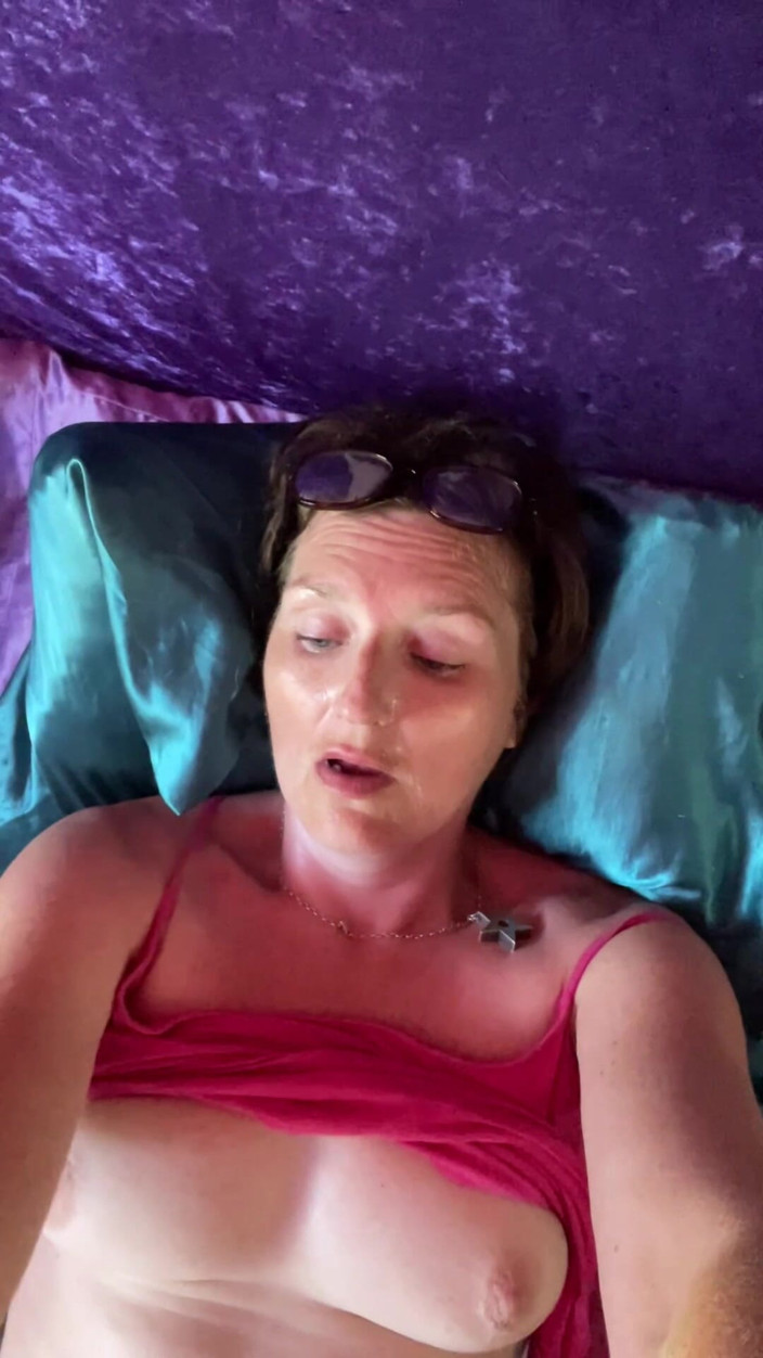MistressWriggler: Super Sweaty, Intense, Orgasm Face!