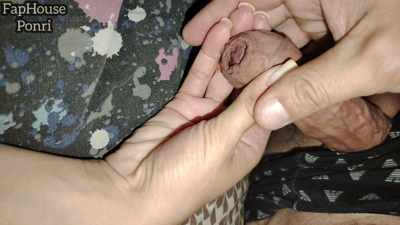 Milasha Ponri: Diam-diam Menggunakan Tangan Kakak Tiri Saya Dan Merangkap Di Telapak...