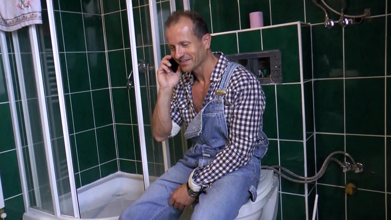 THAGSON: Fantastická pornohvězda Ash Hollywood a Nikky Thorne nabízejí instalatérovi sexuální...