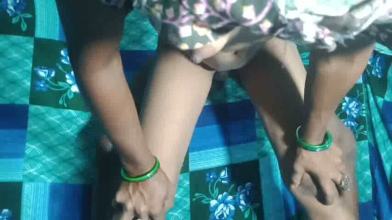 Bhabhi: Heiße schwiegerschwester, heißer schwiegerbruder - Hindi-Lied, Desi video