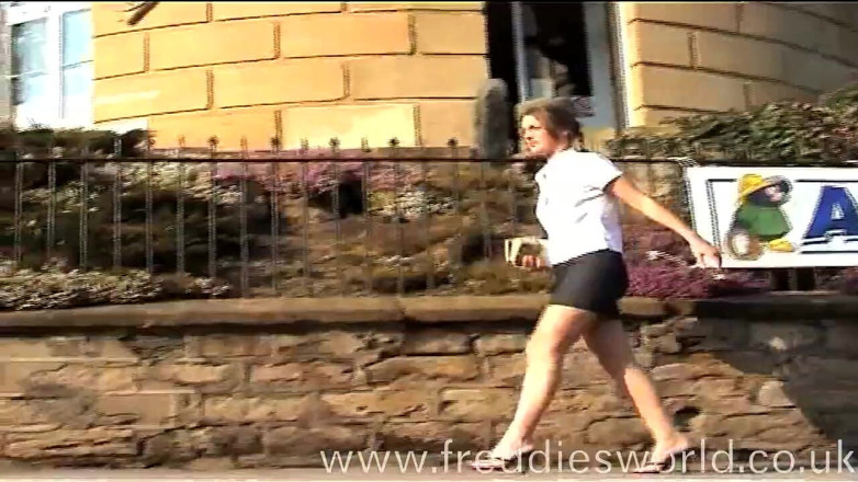 Freddies World: Chica de Europa del Este follada por el culo