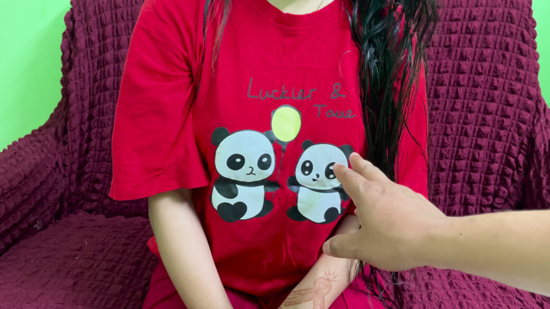 Riya Chowdhury: Mijn Desi sexy stiefzus wordt erg blij om met me...