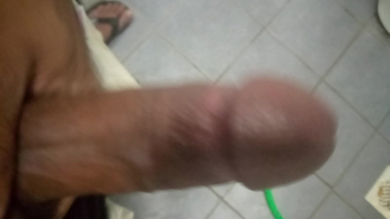 A Ovi: Masterbation trong phòng tắm