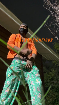 Kenactionfigur Busting a Big Ass Nut Outside the Trap House