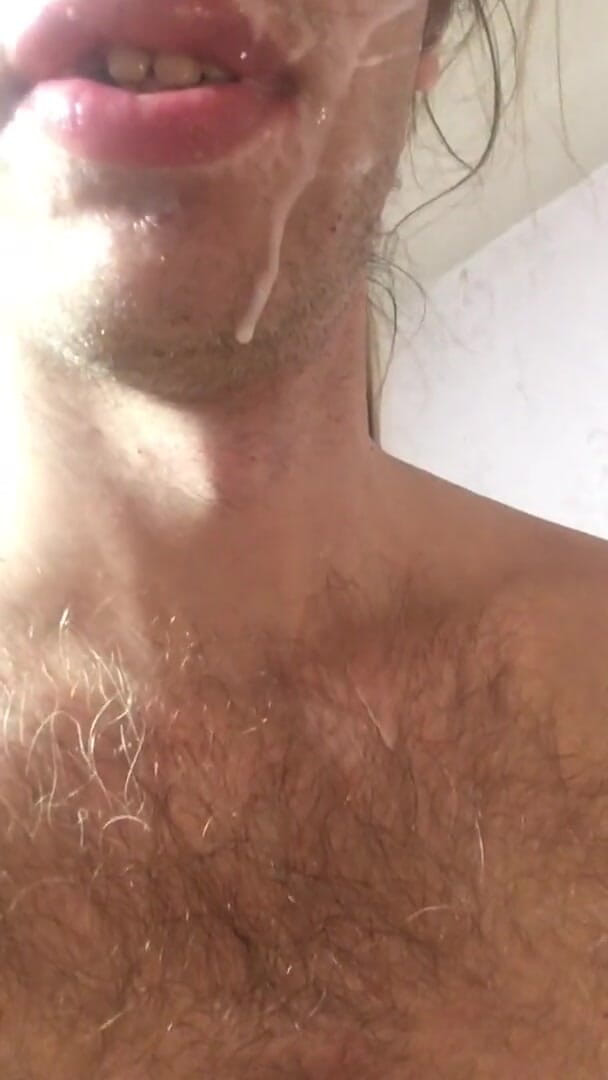Boniklay: Boniklay, salope coquine déjantée, jouit sur le visage de Tarzan