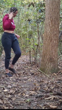 Orang asing ngentot aku di hutan
