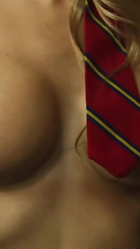Blond college flicka Chloe Conrad blir dubbel penetrerad i het mfm trekant