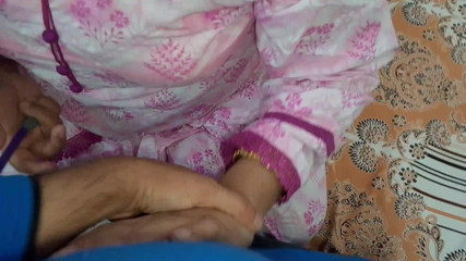 QueenbeautyQB: Stiefbroer neukte zijn stiefzus terwijl ze aan het studeren was.