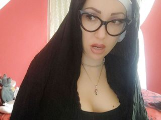 Savannah fetish dream: Bir rahibe geğirmemeli!