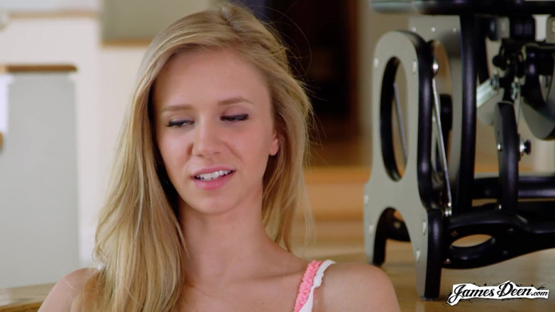 James Deen: James Deen의 보지를 핥는 쾌락을 느끼는 Rachel James