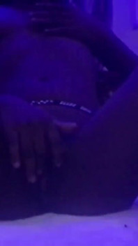 Caliente petite browngurl234 se toca hasta su satisfacción