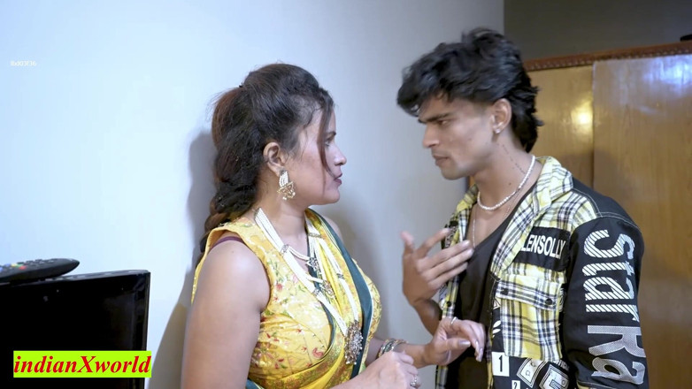 Indian Xshot: Her Body Figure Makes Me Horny! Beautiful Maid Sex