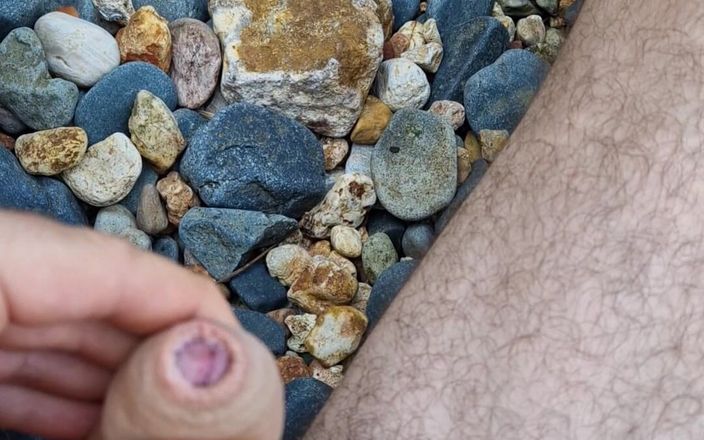 Ttc2021: गैर नग्न समुद्र तट पर लंड मरोड़ना और वीर्य निकालना