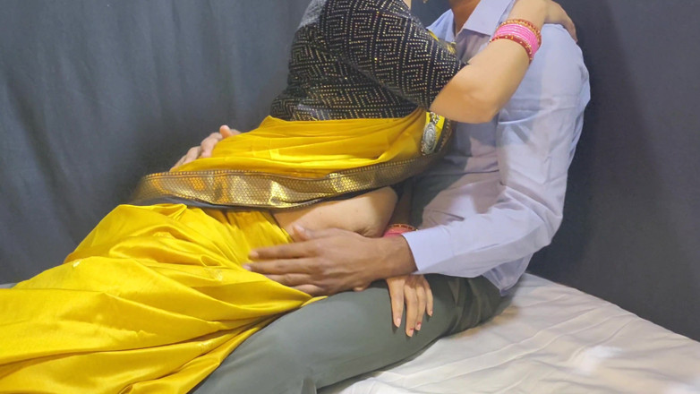 Hardcore Lover: randi bhaartiy patni jordaar oongli kar rahi hai aur choot...