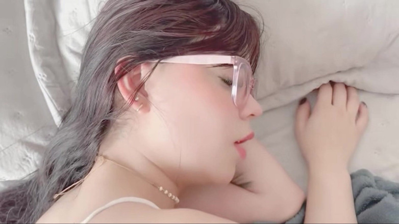 Petite creampie Asian Cumdump sluts: 18 yaşındaki sevimli Asyalı üvey kız kardeşimin içine boşalıyor