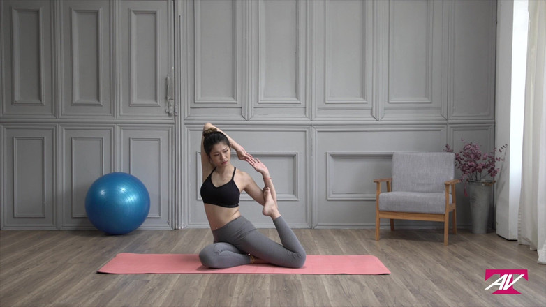 SWAG.live: Yoga Teacher Just Wants to Fuck Asian Girl During the...