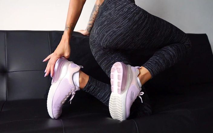 ASHLEYHAROLDSW: Footjob et fétiche de chaussettes... Éjaculation sur les pieds