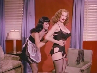Vintage Usa: Derleme. Klasik seksi orta yaşlı seksi kadının erotik dansı ve...