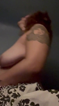 Lotuss Queeen me chupa y luego me monta - 50 pulgadas de culo con unas 38DD - video casero!!