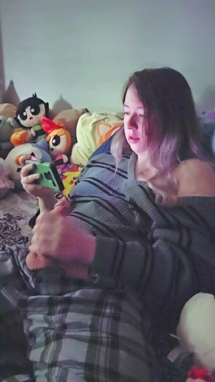 Real Gril: Trans Girl Masturbating to Porn