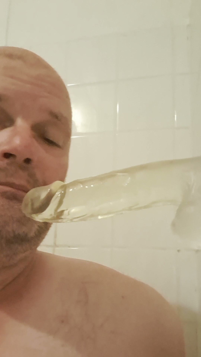 Fickspecht: The Bitch Is Back, the Whore?