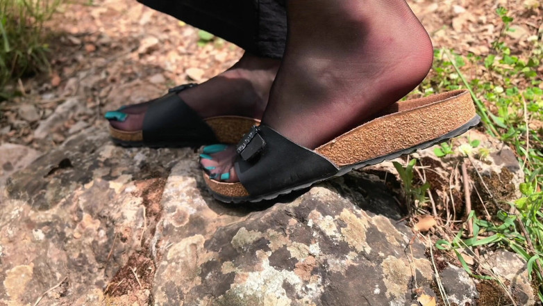 Goddess Lena: Birkenstock &amp; Nylons Buiten