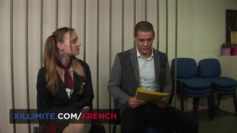 French girls at work: Pretty teen gets fucked on the teacher´s desk