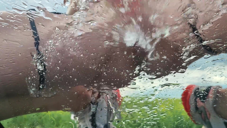 DINA LIGHT: Esguichando confronto: uma aventura de lavagem de carro