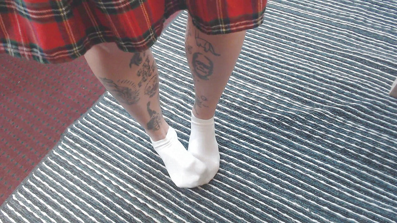 Abby Anna: Kaus kaki putih yang cantik