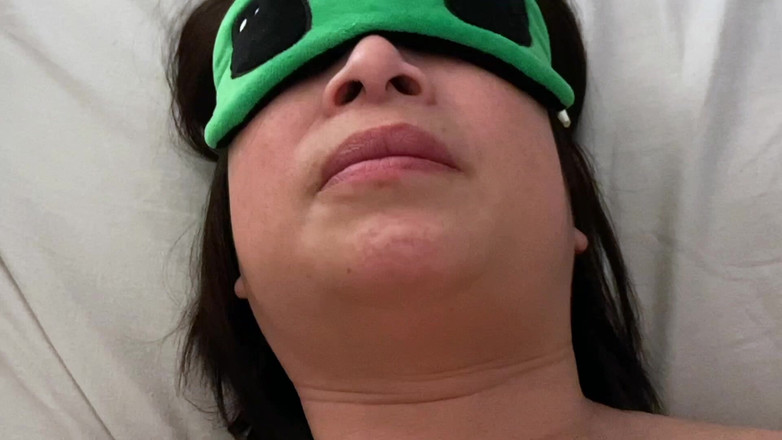 Erin and Andy: विवाहित सौतेली बहन अपने पति को धोखा देती है और एंड्रयूटैट द्वारा गोरे आदमी द्वारा चुदाई की जाती है