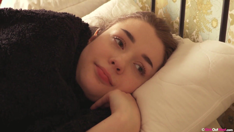 Girls Out West: Casey bruna con le ascelle pelose viene leccata e leccata...