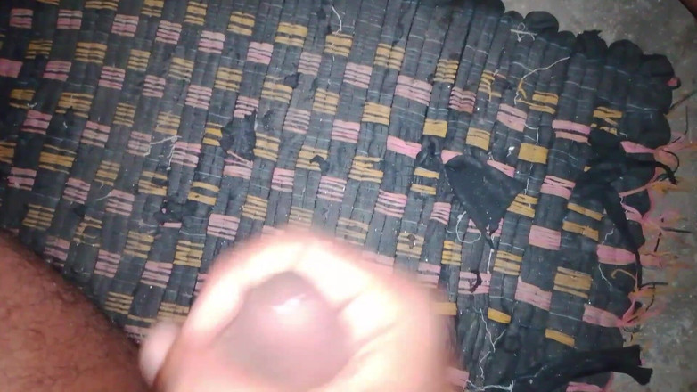 Echo Shade: Pria seksi kulit hitam ini lagi asik ngentot sambil meringis...