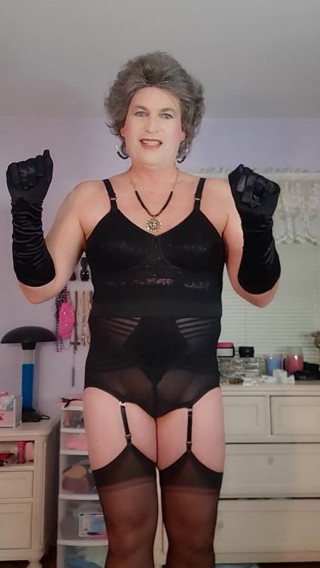 Victoria Lecherri: Satin gloves and foundation wear!