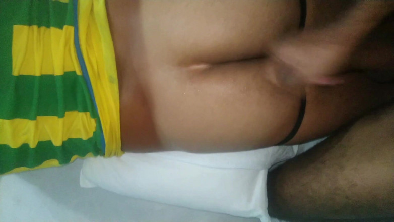 MiguellTrajano: Un grosso giocatore di cazzo è venuto senza chiedere e impregnato...