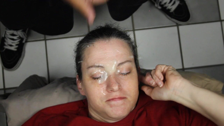 Dirty Dees: Smutsiga dees den här tjejen älskar sperma i ansiktet