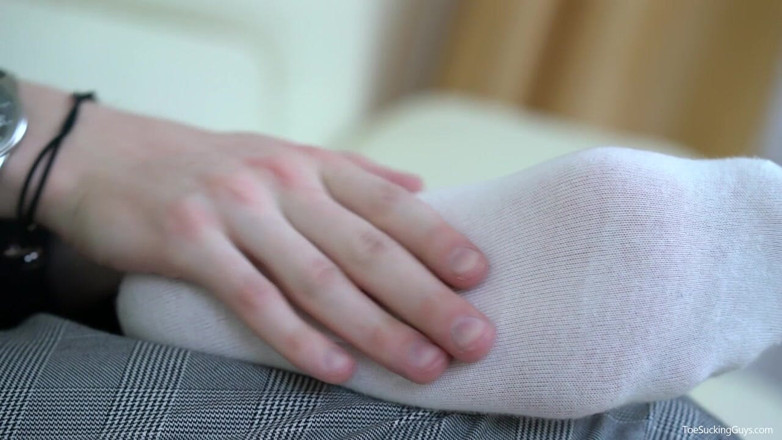 Cruising Porn: Arthur Jerks His Big Dick and Shows off His Feet