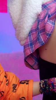Menjilat pantat femboy manis dan membuatkannya pancut seperti pelacur!