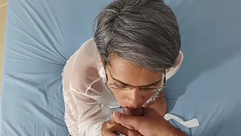 Swingersamateur40: 这就是让你的继妹在床上为你呻吟的感觉