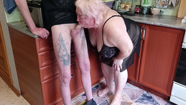 Son-in-law Fucks Me in the Mouth in the Kitchen and Feeds Me Cum
