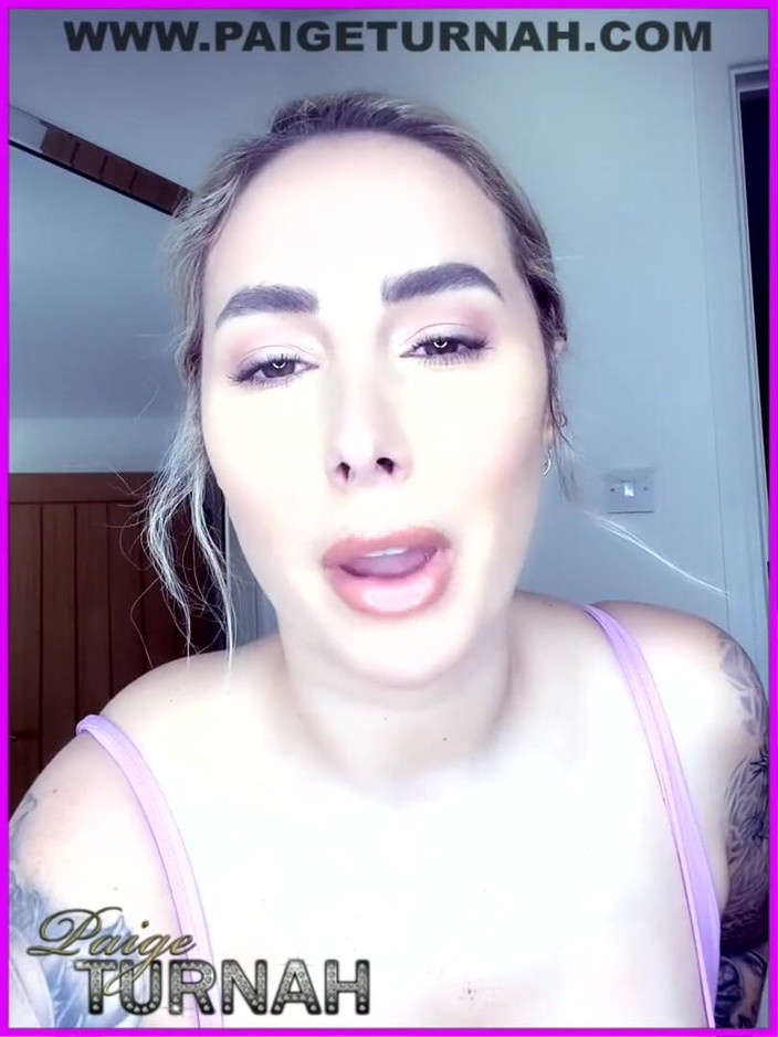 Paige Turnah: 享受我的大屁股在你脸上！我穿着我的紧身瑜伽裤，而我则挑逗你的性爱